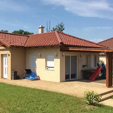 펜션 Two-bedroom Holiday In